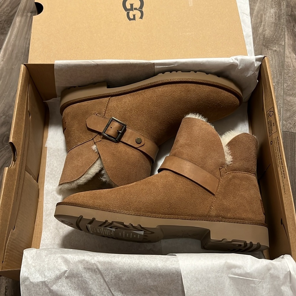 🔥🔥UGG Romely Short Buckle Boot - Picture 8 of 15